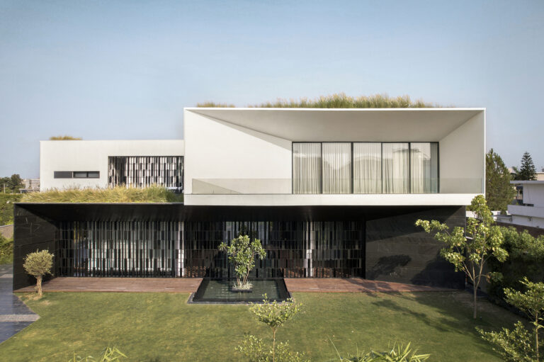 Minimalist House Exterior Design